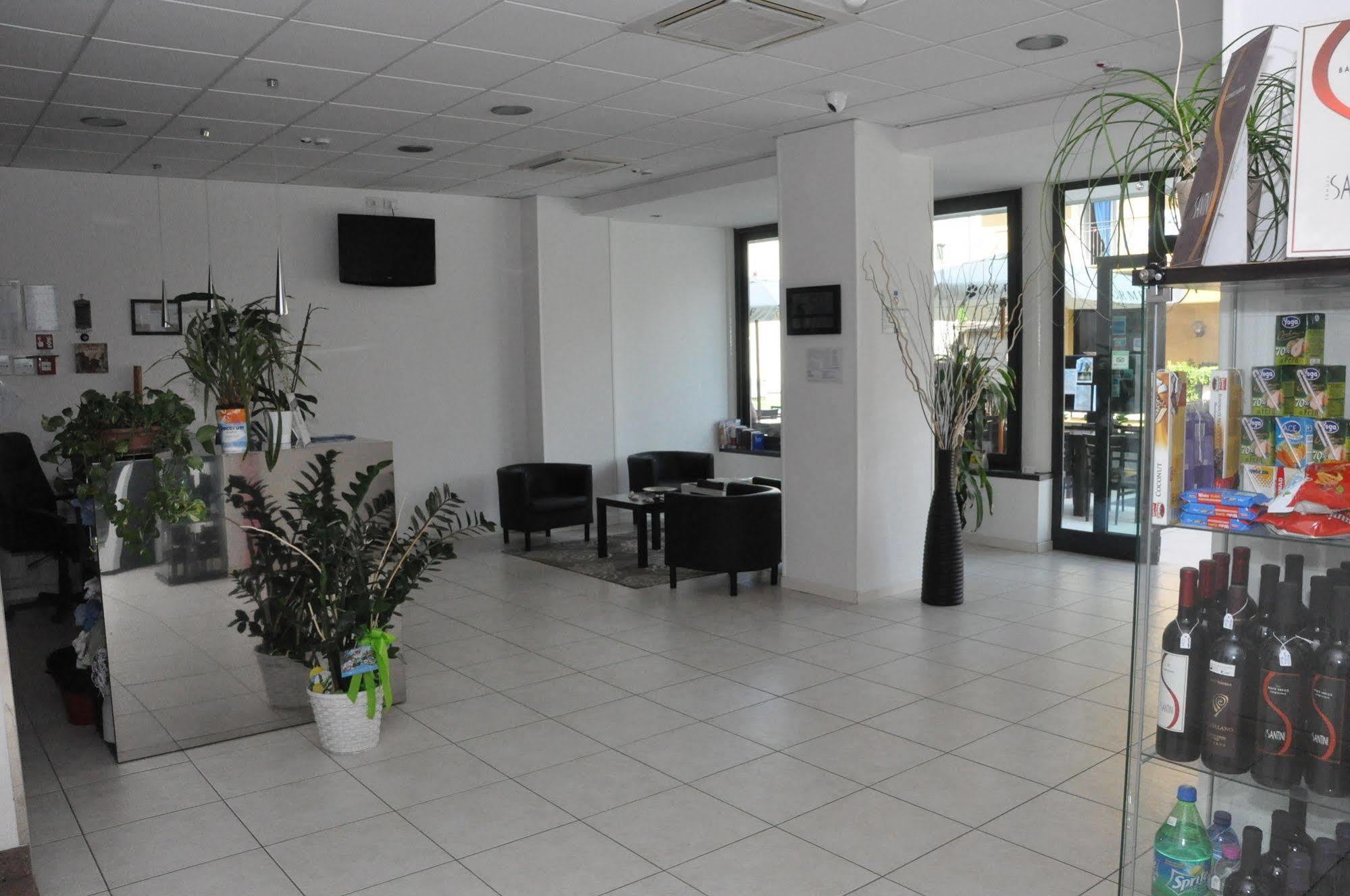 Residence Acqua Suite Marina Rimini Exterior photo