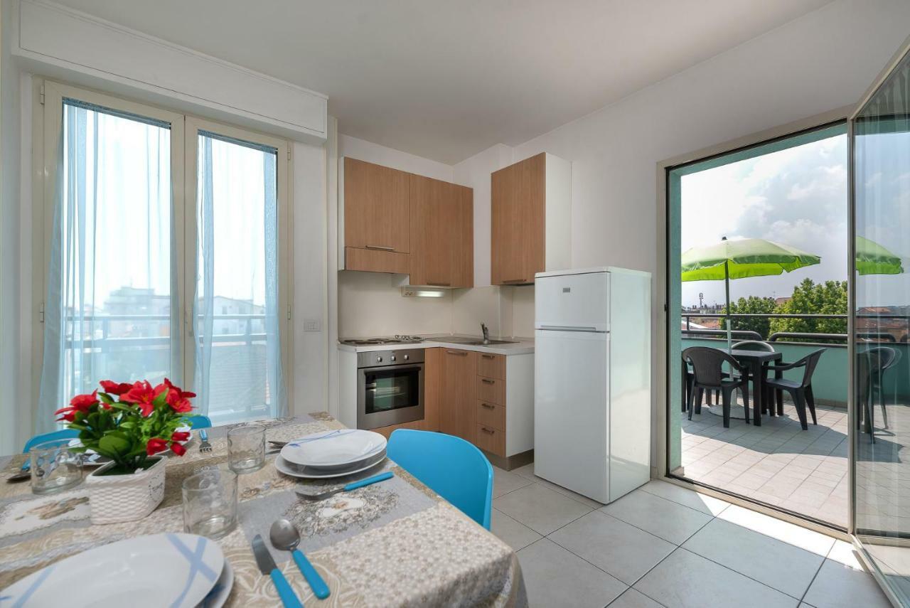 Residence Acqua Suite Marina Rimini Exterior photo